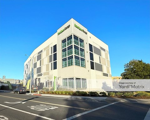 Storage Units for Rent available at 2390 Mariner Square Drive, Alameda, CA 94501