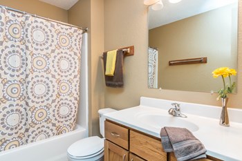 2225 9th St 2-4 Beds Apartment for Rent - Photo Gallery 2