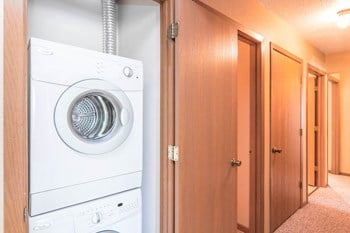2225 9th St 2-4 Beds Apartment for Rent - Photo Gallery 3