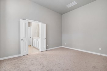 222 Sky Top Drive 4 Beds House for Rent - Photo Gallery 14