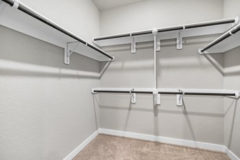 222 Sky Top Drive 4 Beds House for Rent - Photo Gallery 12