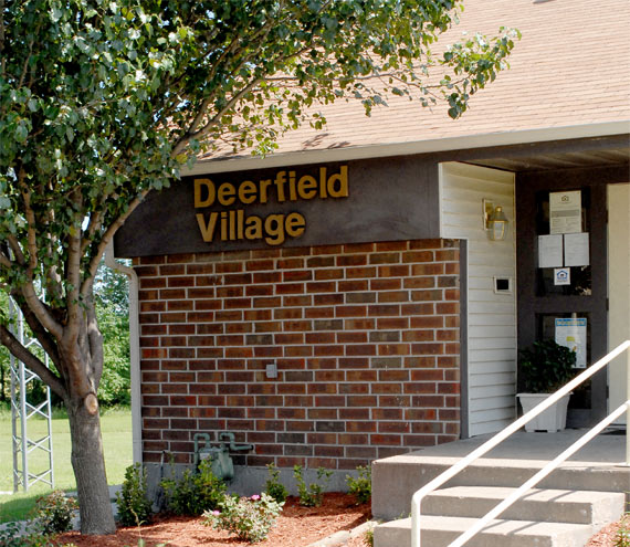 Deerfield Village Apartments in Carthage, MO