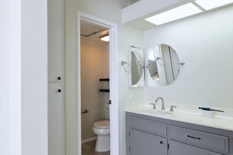 #A 2 Beds Apartment for Rent