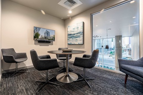 888 Bellevue Apartments