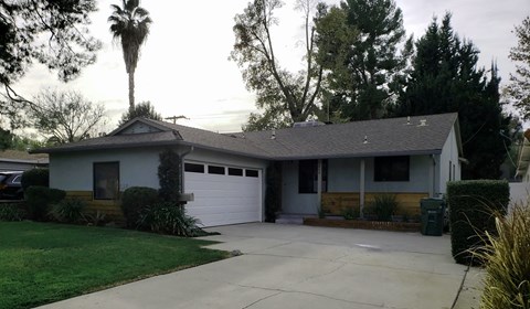 5059 SERRANIA AVE. (606) 3 Beds Apartment for Rent