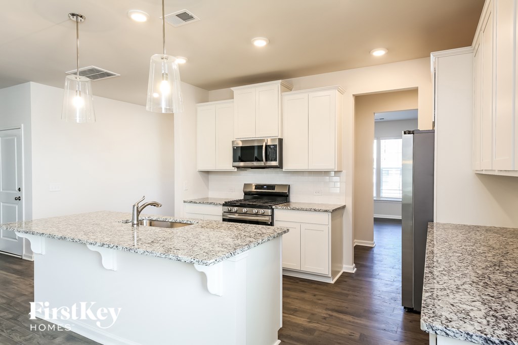 562 Hillpark Lane 4 Beds House for Rent - Photo Gallery 7