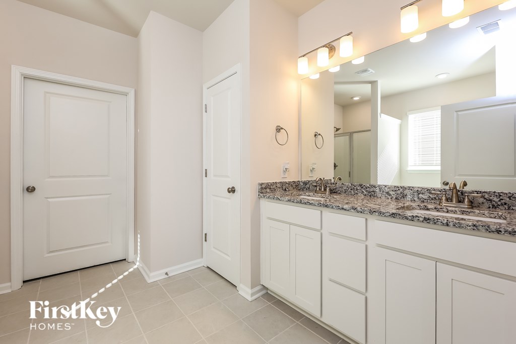 562 Hillpark Lane 4 Beds House for Rent - Photo Gallery 10