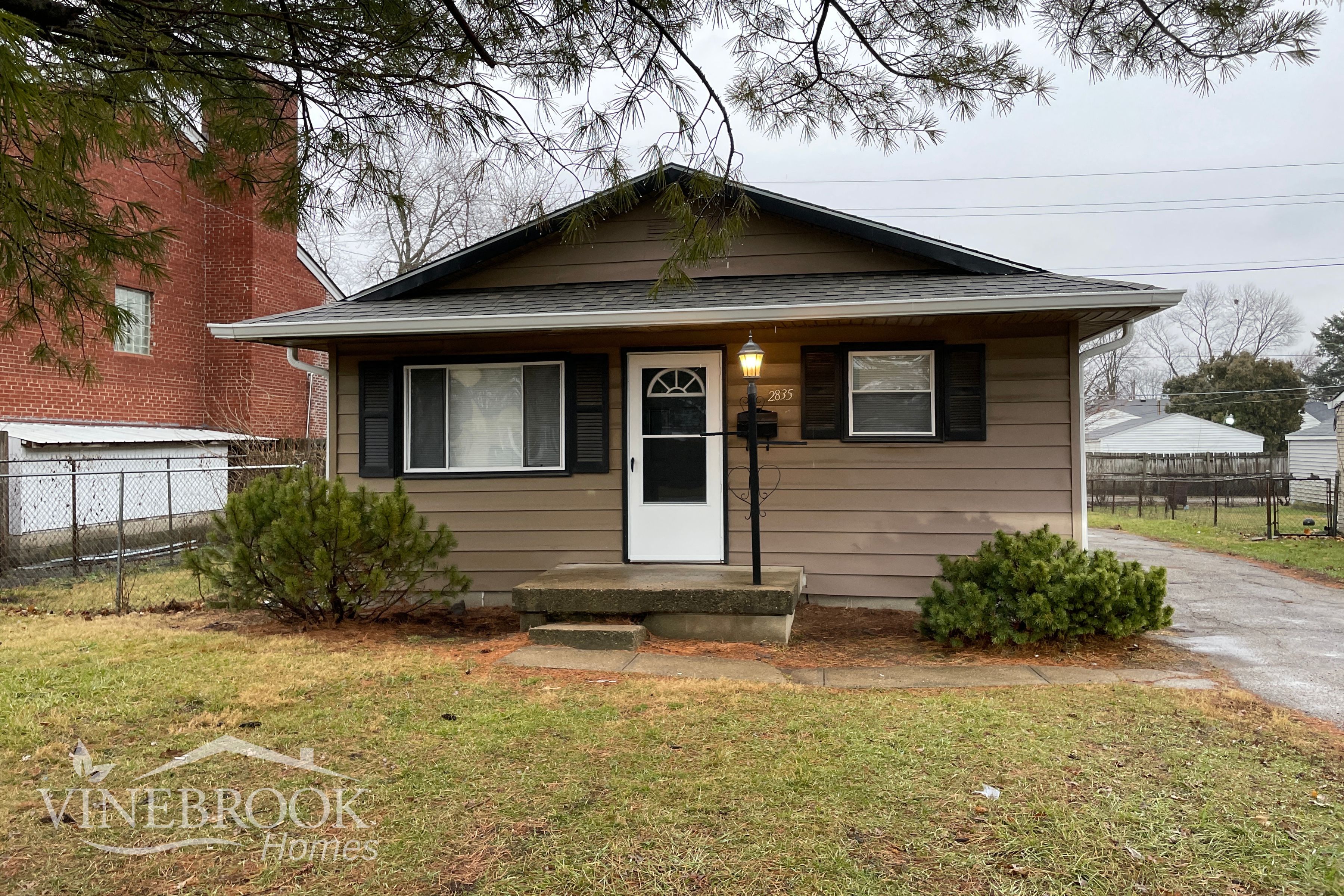 2835 N Baltimore Ave