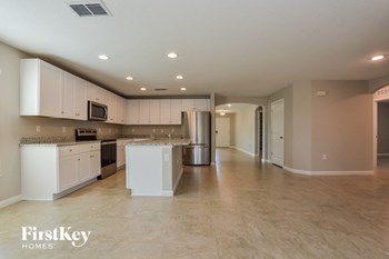 103 Southern Breeze Loop 4 Beds House for Rent - Photo Gallery 6