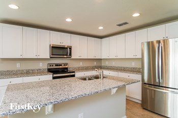 207 Southern Breeze Loop 4 Beds House for Rent - Photo Gallery 6