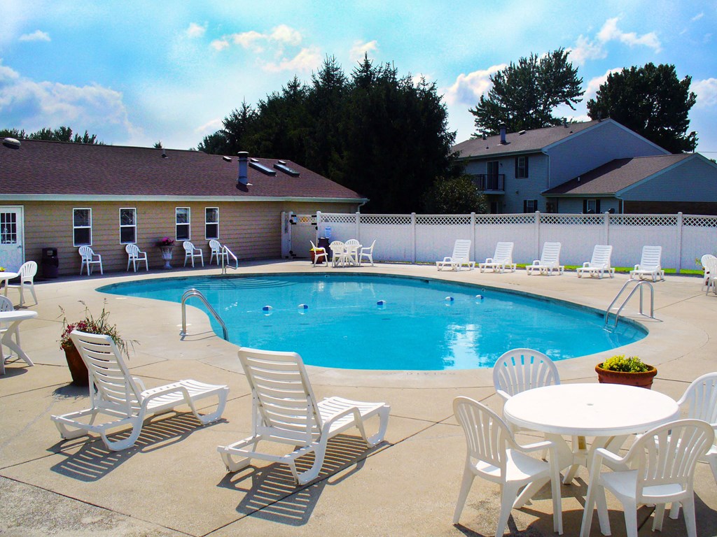Maple Lane Apartments Pool