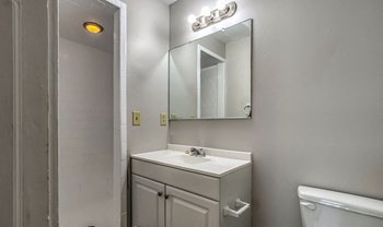 105,109,111 4th St. Studio-2 Beds Apartment for Rent - Photo Gallery 4
