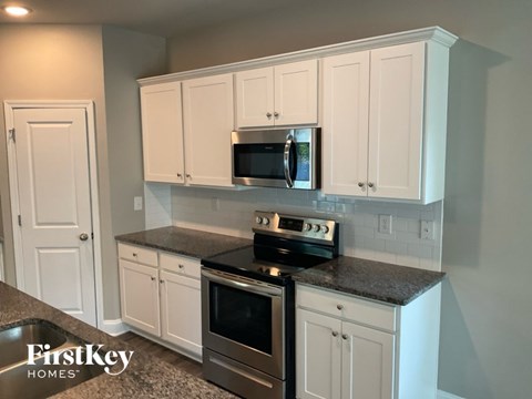 5517 COBBLESTONE GLEN DRIVE 3 Beds Apartment for Rent
