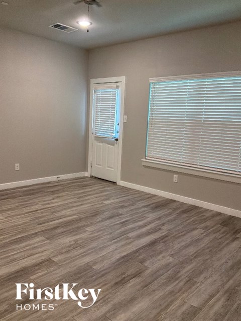 307 Aveen Path 4 Beds Apartment for Rent
