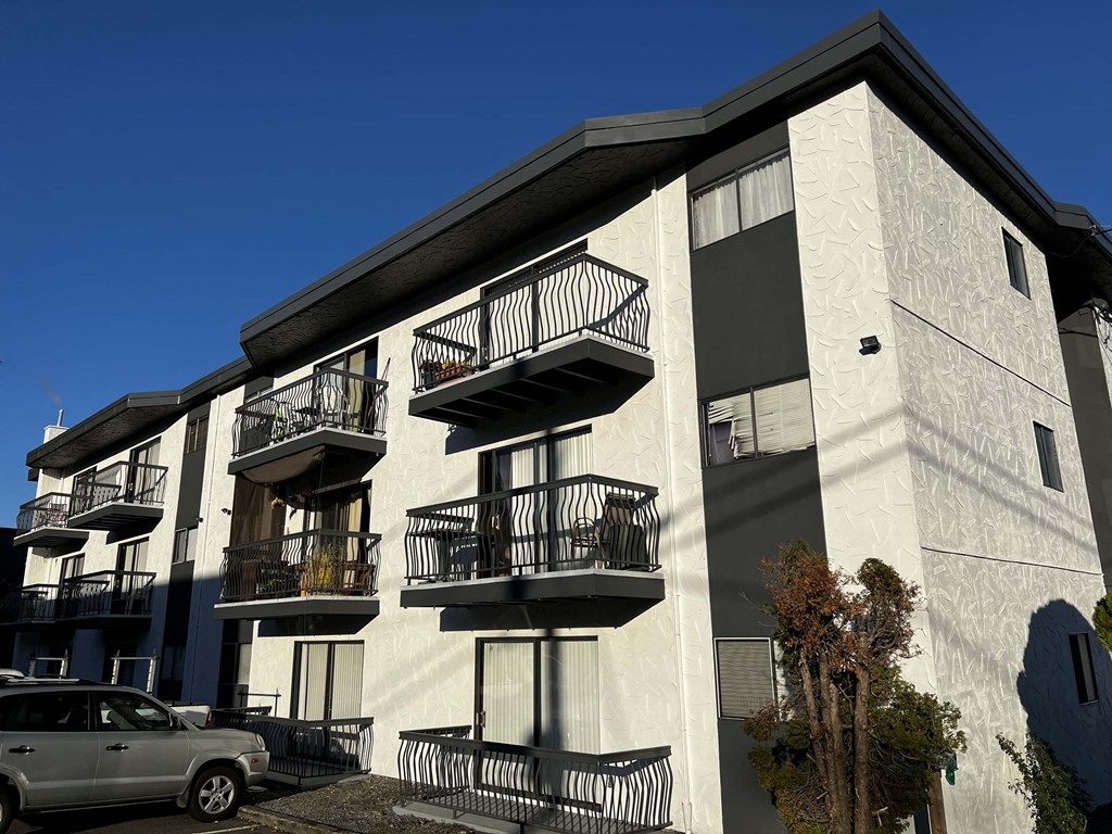 the building in which the apartment is located