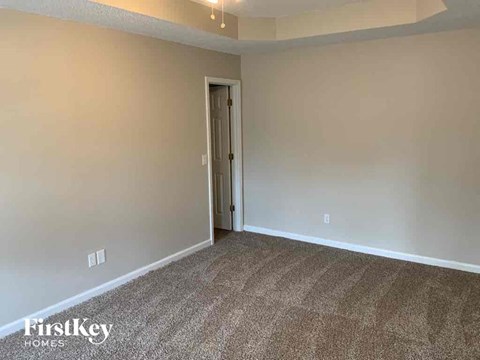 82 Broadlands Drive 3 Beds Apartment for Rent