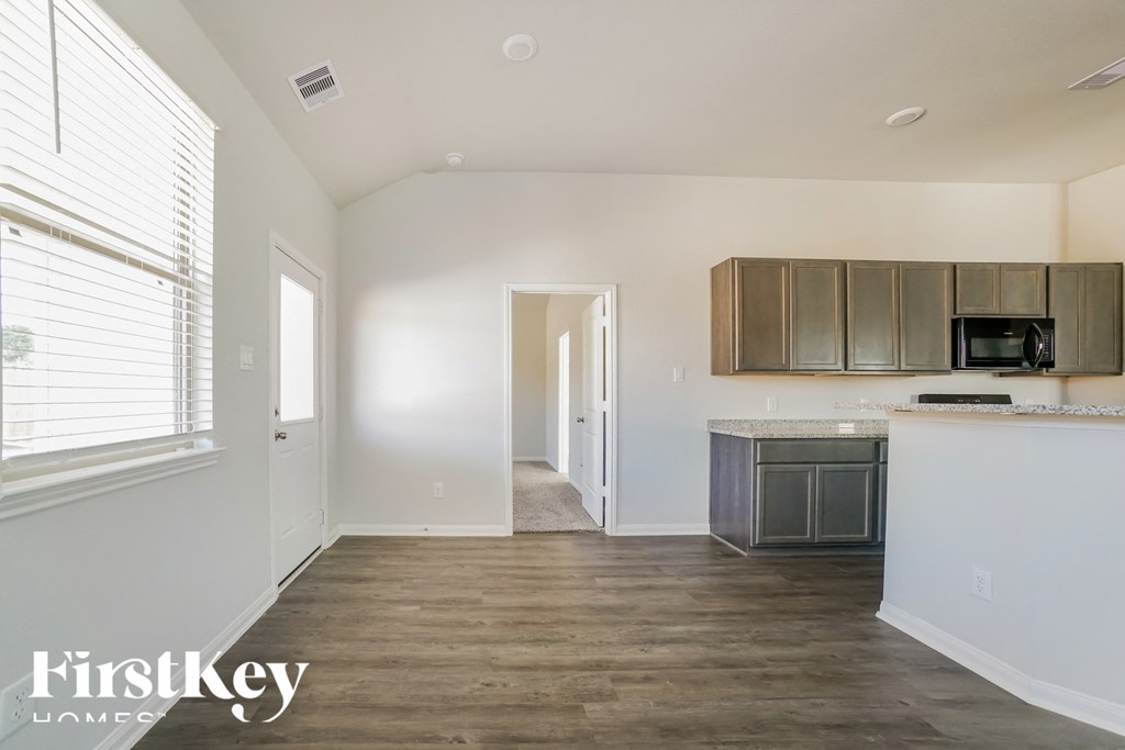 11021 Patriot Court 4 Beds House for Rent - Photo Gallery 5