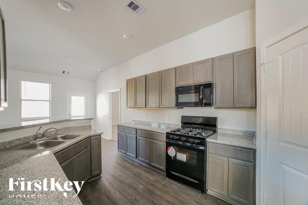 11021 Patriot Court 4 Beds House for Rent - Photo Gallery 7