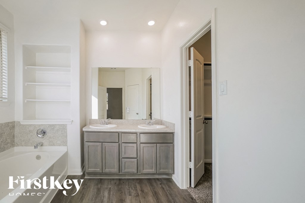 11021 Patriot Court 4 Beds House for Rent - Photo Gallery 10