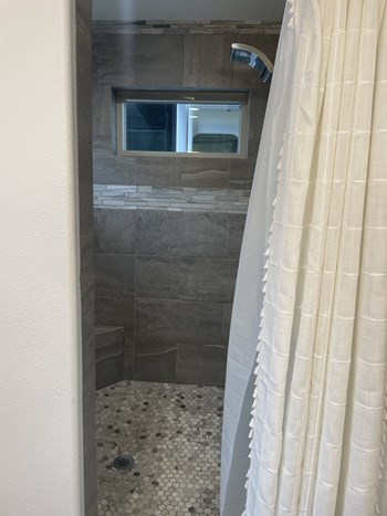 735 SE Birch St 1 Bed House for Rent - Photo Gallery 14