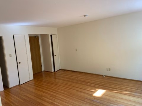 1615 Vine Street Studio-3 Beds Apartment for Rent - Photo Gallery 8