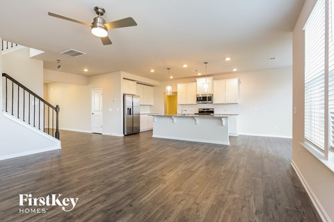 557 Hillpark Lane 5 Beds Apartment for Rent