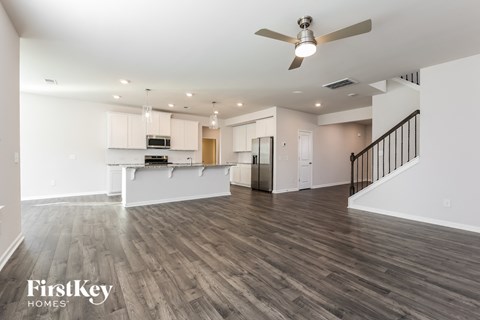 566 Hillpark Lane 5 Beds Apartment for Rent