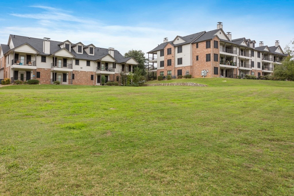 Green Space at The Vista on Brodie, Austin, 78745