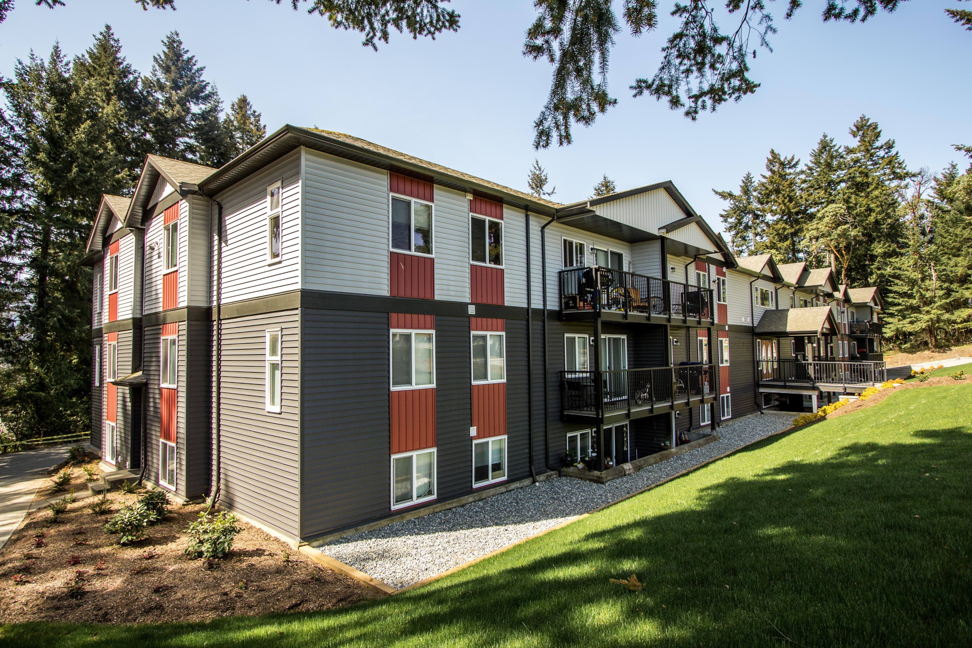 3 bedroom apartment - Forest Glen Manor, Nanaimo 2