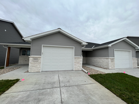 2509 34Th Blvd 2 Beds Apartment for Rent