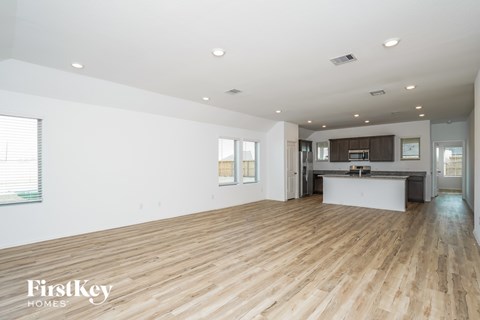 7518 Oakmont Avenue 3 Beds Apartment for Rent