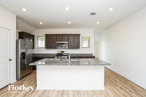7518 Oakmont Avenue 3 Beds Apartment for Rent