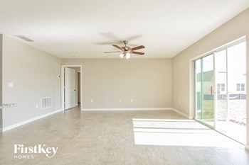 610 Lindbergh Way 3 Beds House for Rent - Photo Gallery 2