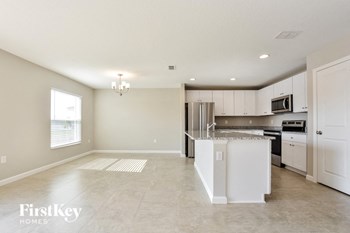 610 Lindbergh Way 3 Beds House for Rent - Photo Gallery 5