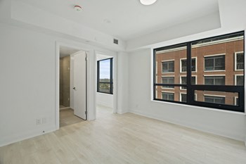 939 Eglinton Avenue East 2 Beds House for Rent - Photo Gallery 13
