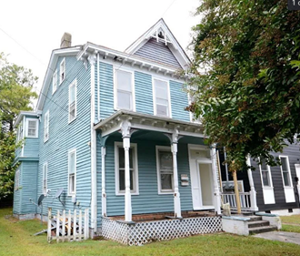 130 Linden Avenue 3 Beds Apartment for Rent
