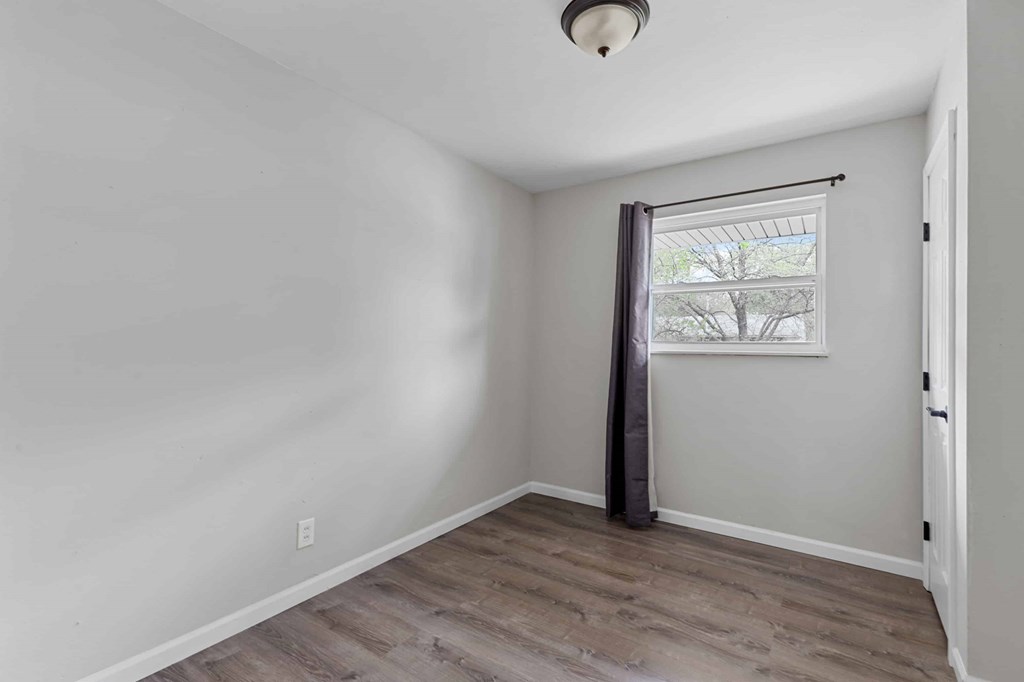 10754 Glen Garry Road 3 Beds House for Rent - Photo Gallery 6