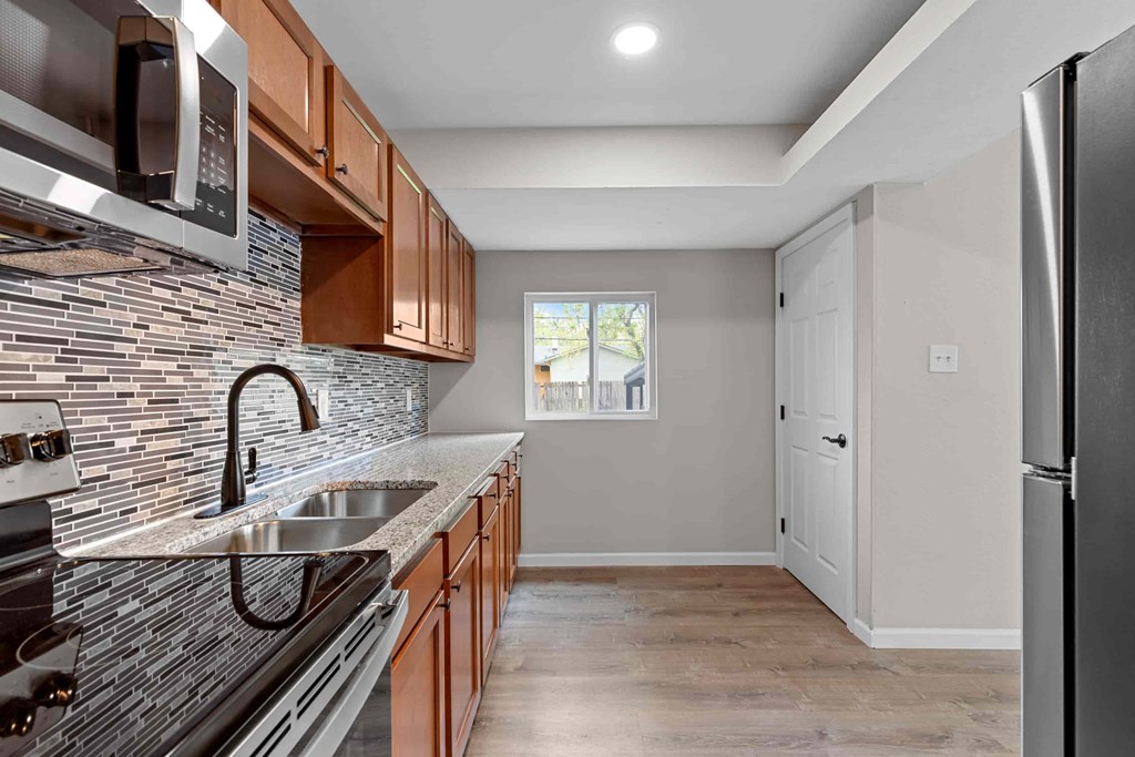 10754 Glen Garry Road 3 Beds House for Rent - Photo Gallery 5