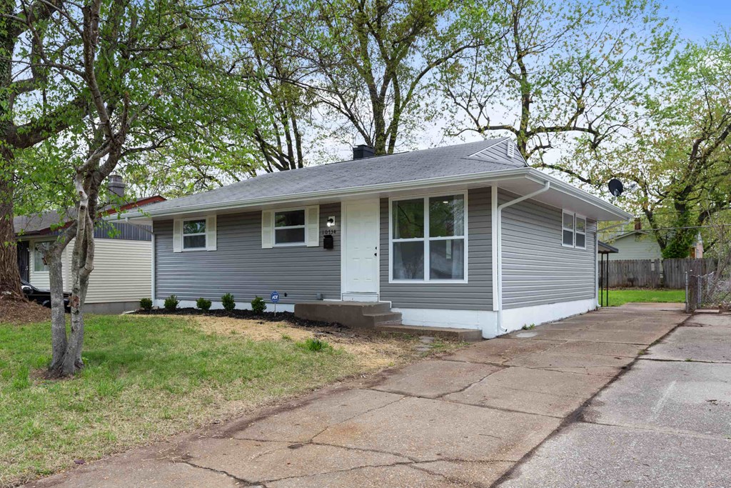 10754 Glen Garry Road 3 Beds House for Rent - Photo Gallery 1