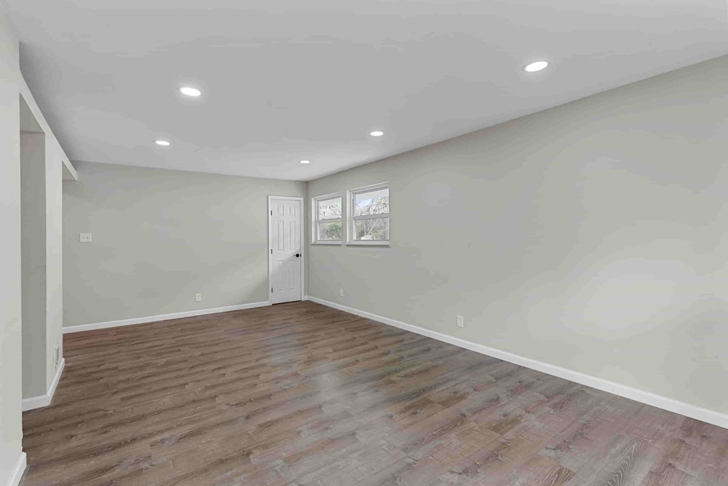 10754 Glen Garry Road 3 Beds House for Rent - Photo Gallery 4