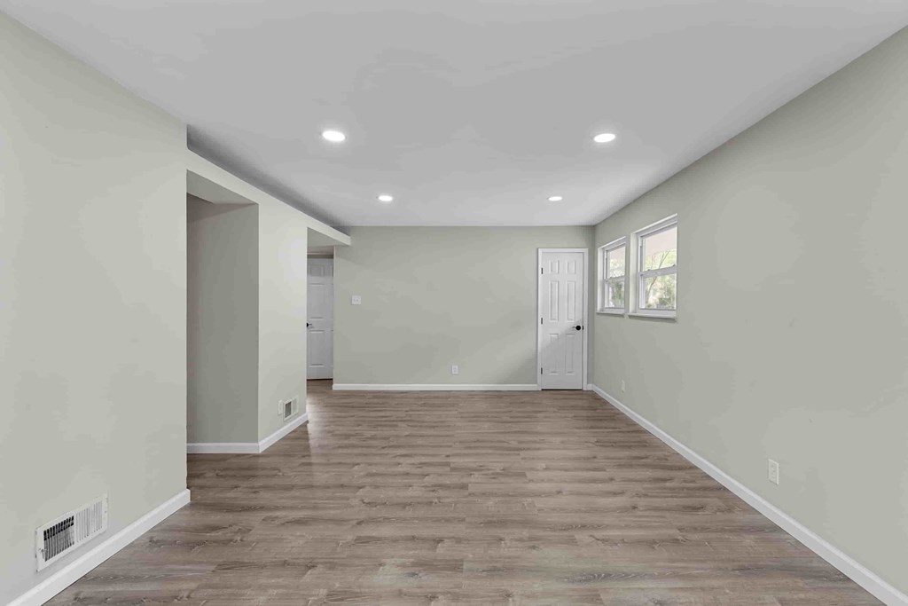 10754 Glen Garry Road 3 Beds House for Rent - Photo Gallery 2