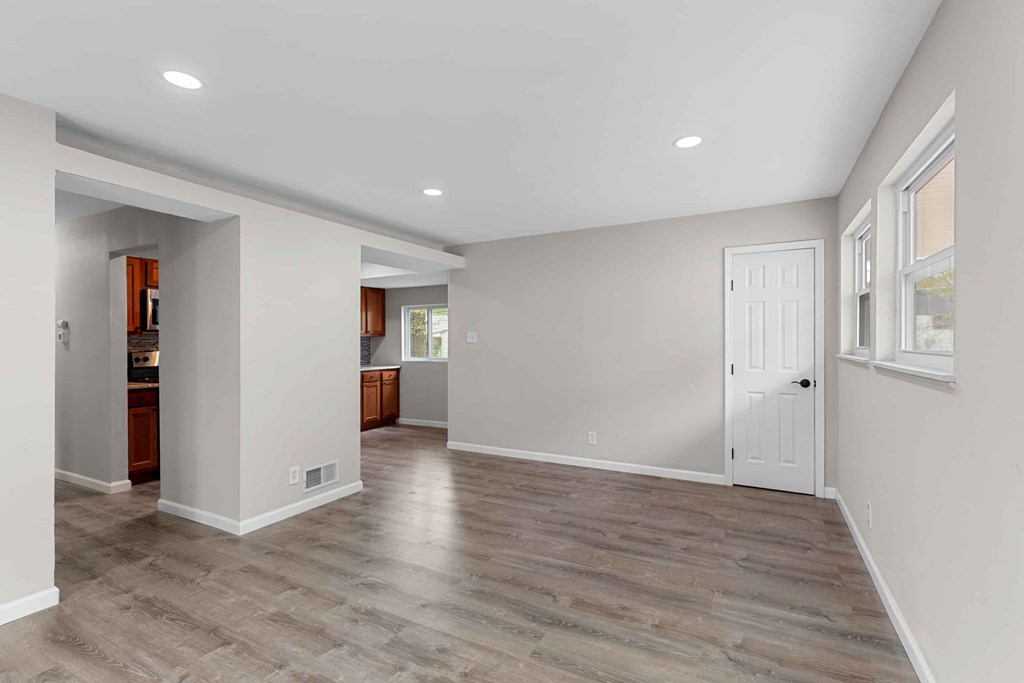 10754 Glen Garry Road 3 Beds House for Rent - Photo Gallery 7