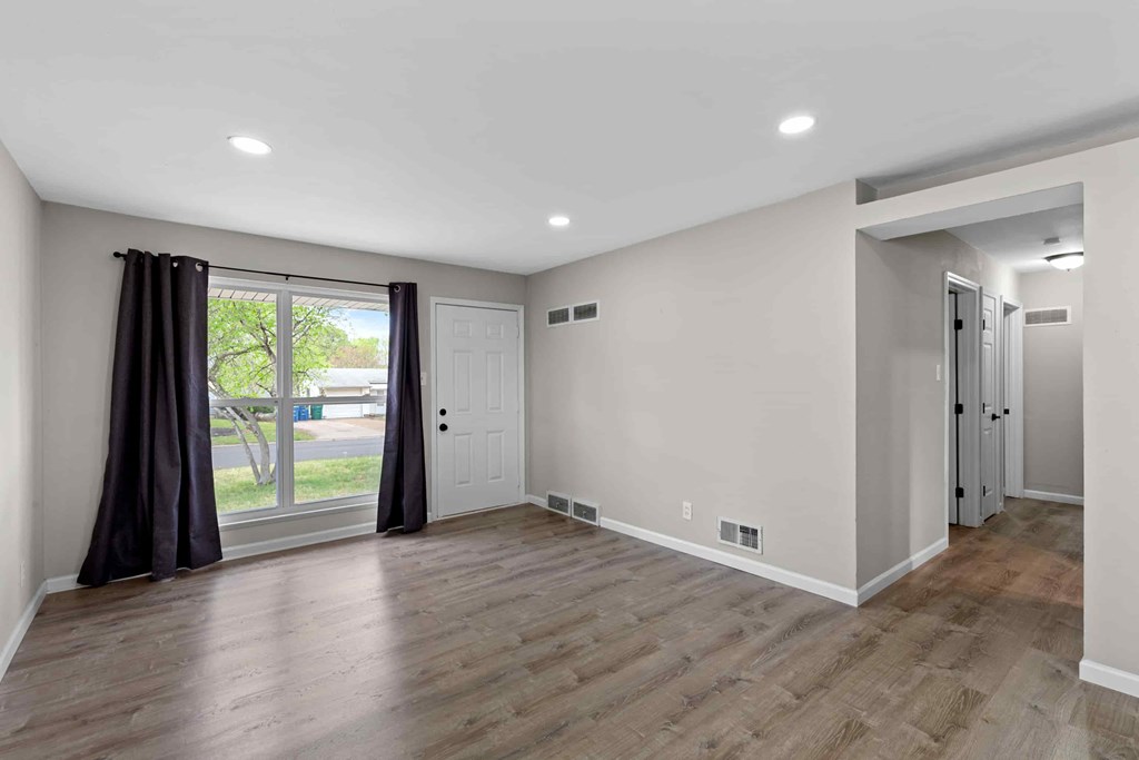 10754 Glen Garry Road 3 Beds House for Rent - Photo Gallery 10