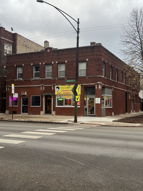 5259 W Montrose Studio Apartment for Rent