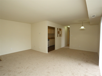 272 W Bay Ave,101 1-3 Beds Apartment for Rent - Photo Gallery 8