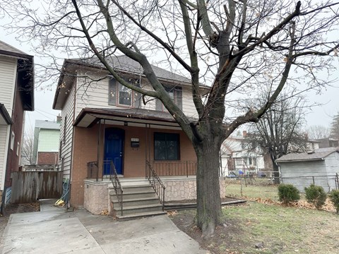 1026 Wellington Avenue 3 Beds Apartment for Rent