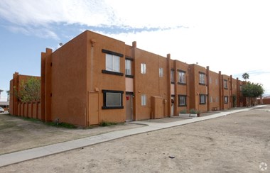 82451 John Nobles Avenue 3-4 Beds Apartment for Rent