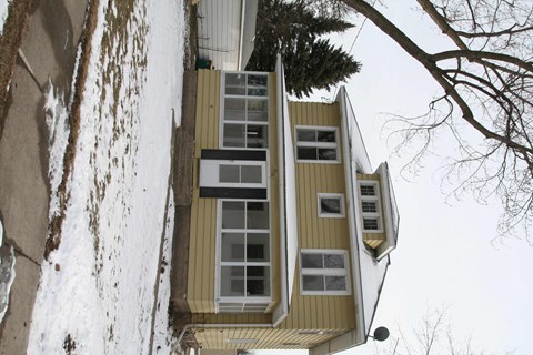 213 2Nd Street Southwest 4 Beds Apartment for Rent