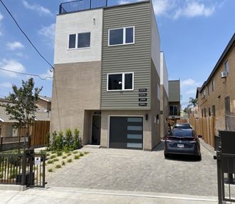 2201 W Court Street 2-3 Beds Apartment for Rent