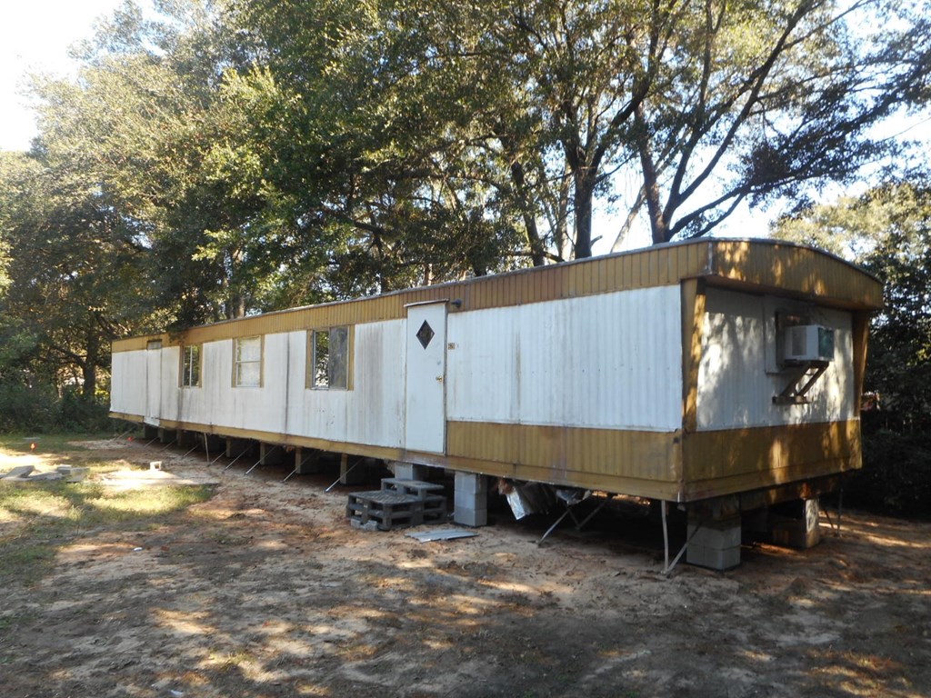 the trailer has been removed and is ready to be installed on the ground